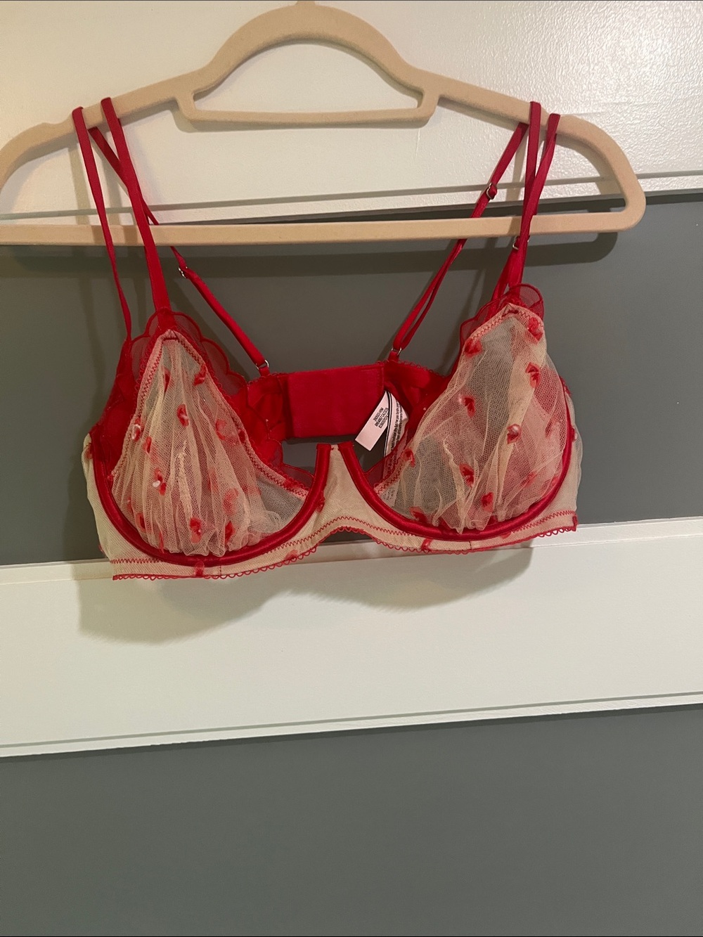 Victoria's Secret Red Sheer heart Embroidered Underwire Bra unlined dream angels